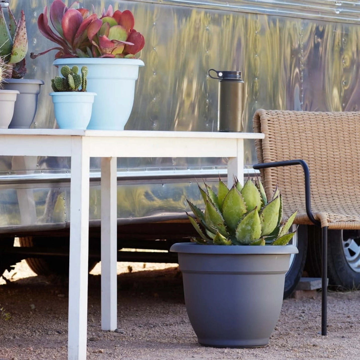 Ariana 16-Inch Self-Watering Plastic Planter with Rolled Rim for Indoor and Outdoor Use, Charcoal